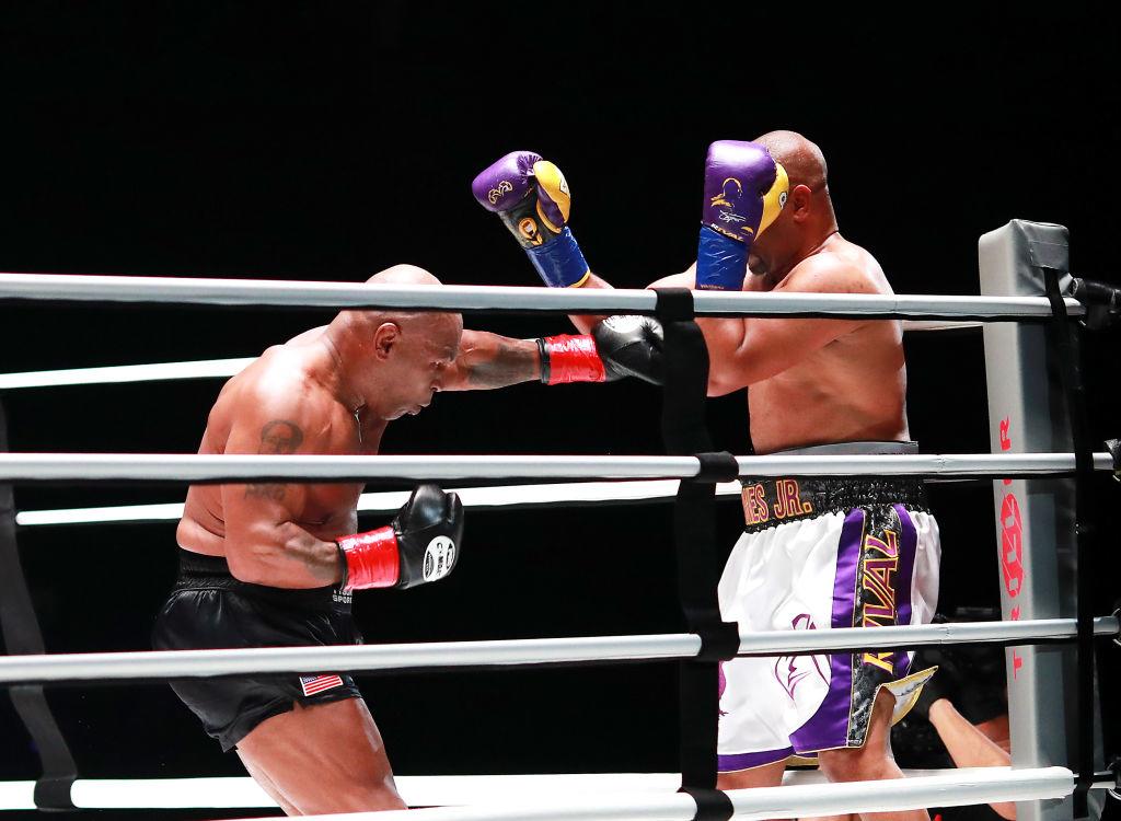 Mike Tyson vs Roy Jones Jr.