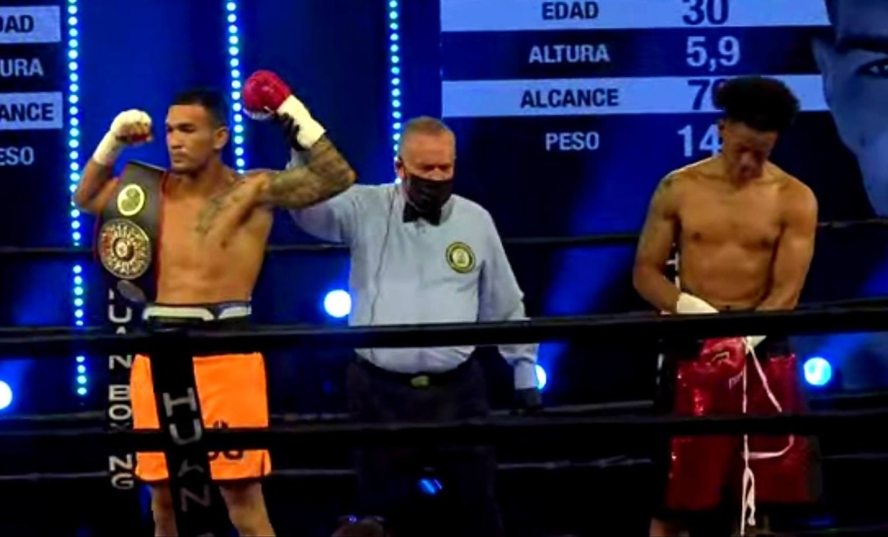 Juan Zegarra vs. Jovanie Santiago